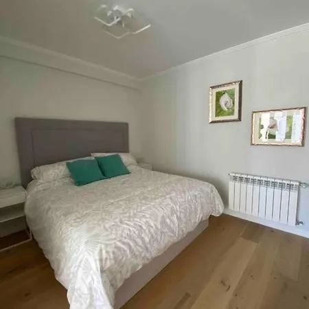 Piso A Estrenar Entrada Autónoma Garage Wifi 4 Personas Apartamento Vigo